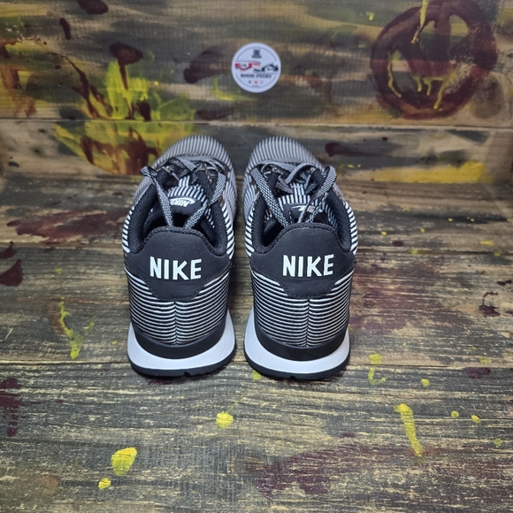 Nike Internationalist KJCRD Jacquard M QS Running Shoes Mens Sz 9.5‎ Black/White main image 8